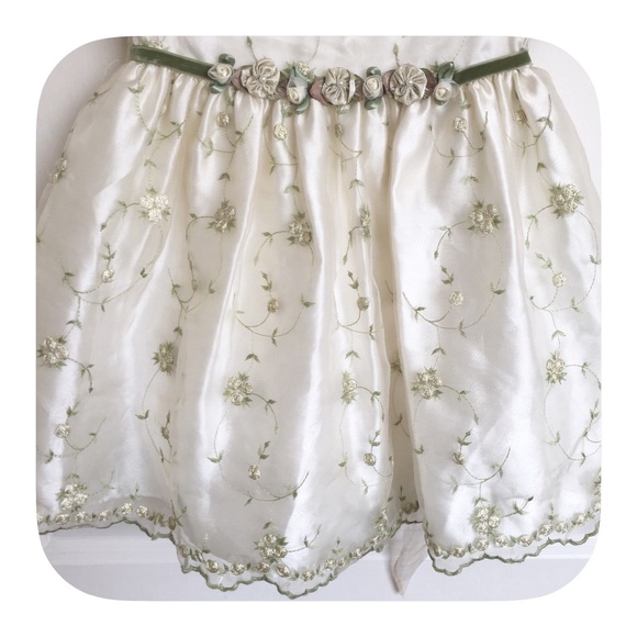 💗Baby Girls White/Cream & Green Dress - Picture 3 of 4